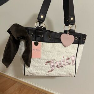 Juicy Couture White Daydreamer Purse Tote with brown Trim and Pink Heart Charm